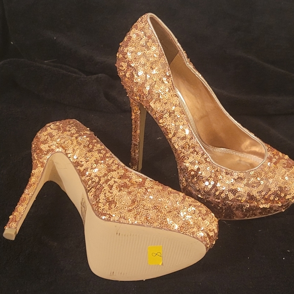 Heels - Picture 3 of 6